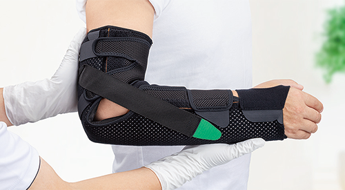 フィットキュア・エルボー装着シーン