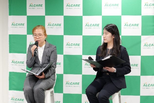 登壇者　塚本先生と商品戦略部担当者