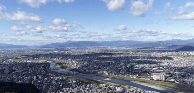 岐阜城天守閣から関ヶ原方面を望む